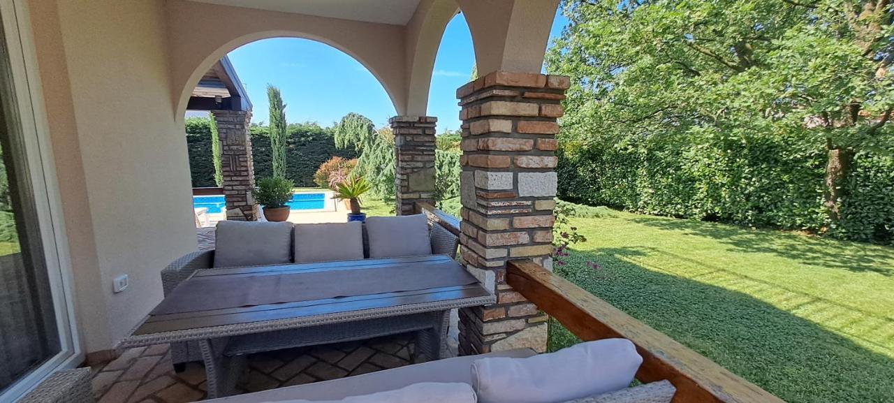 Villa Agava Umag Ngoại thất bức ảnh